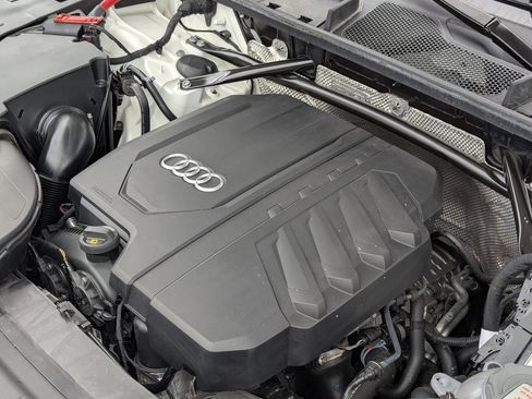 Used 2023 Audi Q5 2.0T Premium w/ Convenience Package AWD/4WD image 40