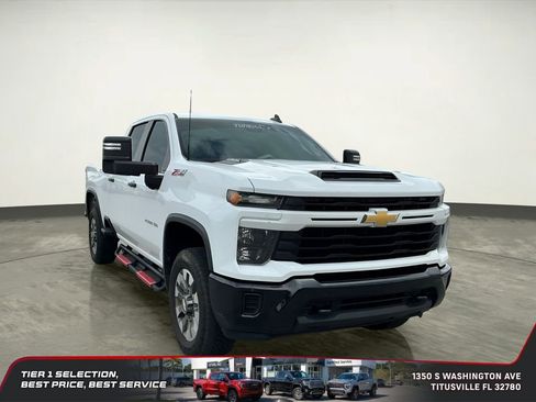 Used 2024 Chevrolet Silverado 2500 Custom w/ Custom Value Package AWD/4WD image 11