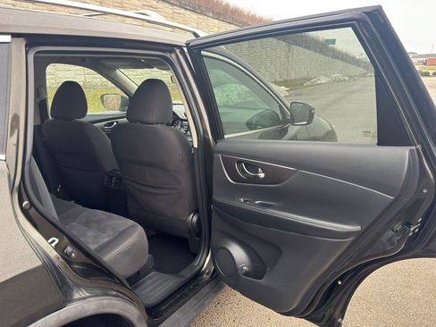 Used 2016 Nissan Rogue SV FWD image 31