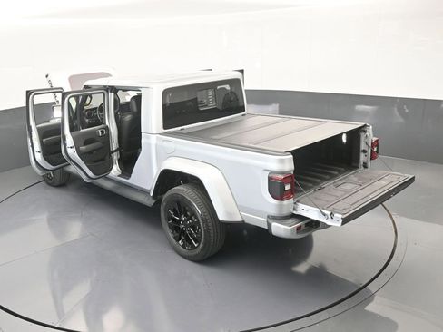Used 2022 Jeep Gladiator Overland image 70