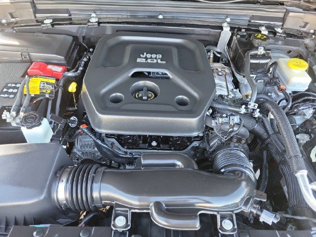 Used 2022 Jeep Wrangler Unlimited Rubicon AWD/4WD image 30