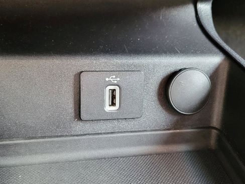 Used 2018 Ford Fusion SE w/ Fusion SE Technology Package image 21