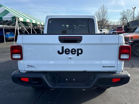 New 2026 Jeep Gladiator Sport AWD/4WD image 4