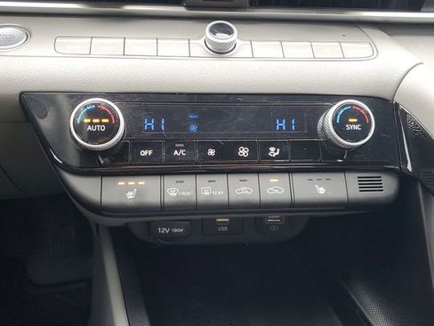 Used 2023 Hyundai Elantra SEL w/ Convenience Package image 24