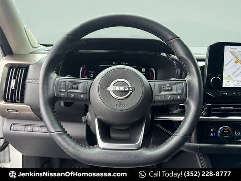 Used 2023 Nissan Pathfinder Platinum w/ Black Appearance Package FWD image 45