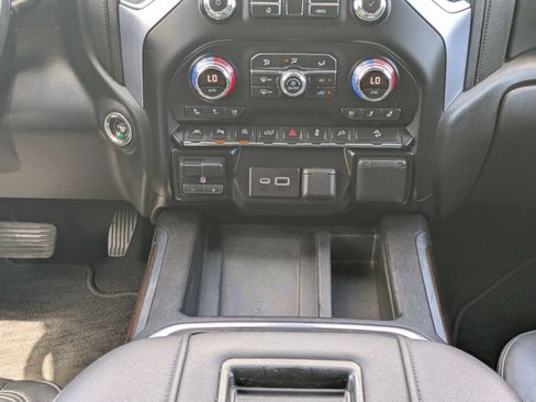 Used 2019 GMC Sierra 1500 SLT w/ SLT Premium Plus Package AWD/4WD image 25