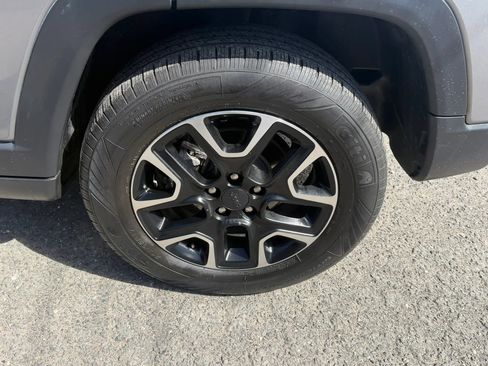 Used 2019 Jeep Compass Trailhawk AWD/4WD image 9