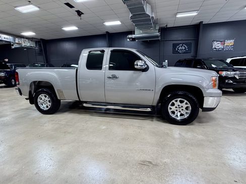 Used 2009 GMC Sierra 1500 W/T w/ SL Package RWD image 6
