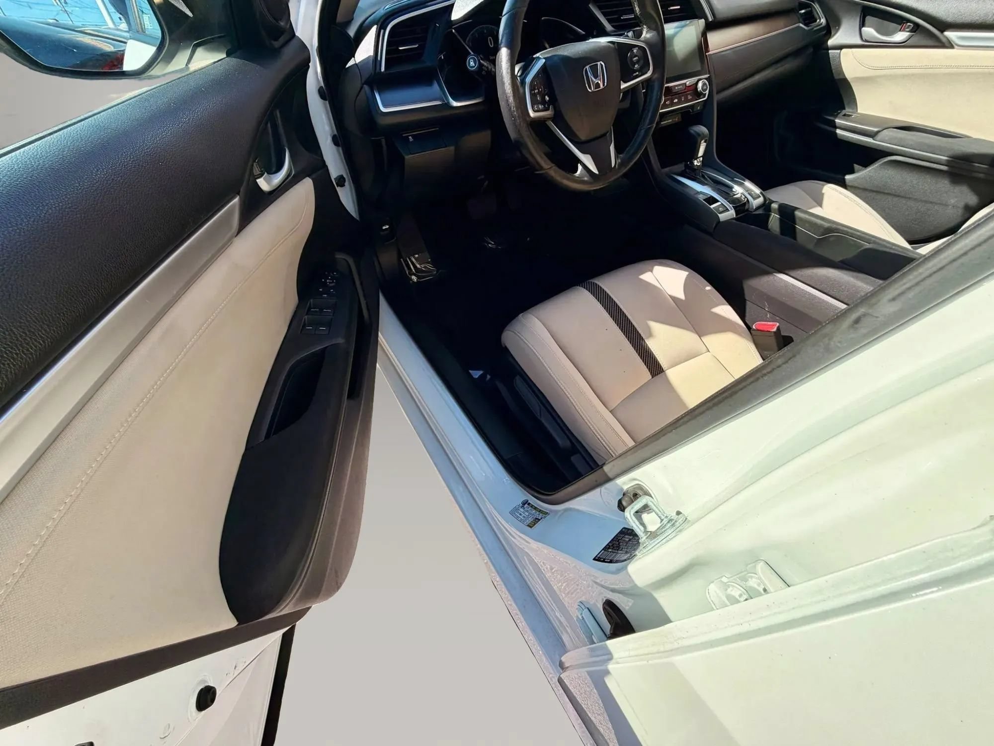 Used 2018 Honda Civic EX-T image 9