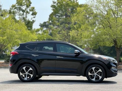 Used 2016 Hyundai Tucson Limited w/ Option Group 03 AWD/4WD image 4