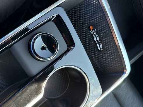 New 2026 Chevrolet Equinox LT w/ Convenience Package II image 23