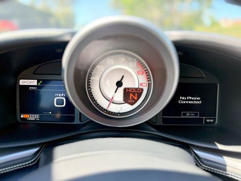 Used 2017 Ferrari GTC4Lusso image 16