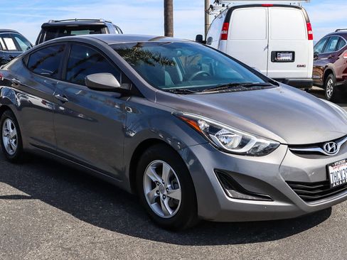 Used 2014 Hyundai Elantra SE image 3