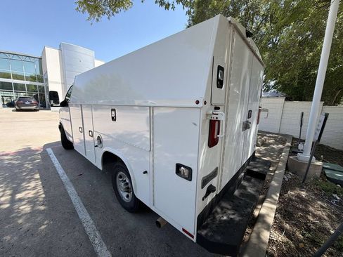 Used 2021 Chevrolet Express 3500 w/ Power Convenience Package RWD image 4