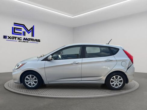 Used 2012 Hyundai Accent GS FWD image 2