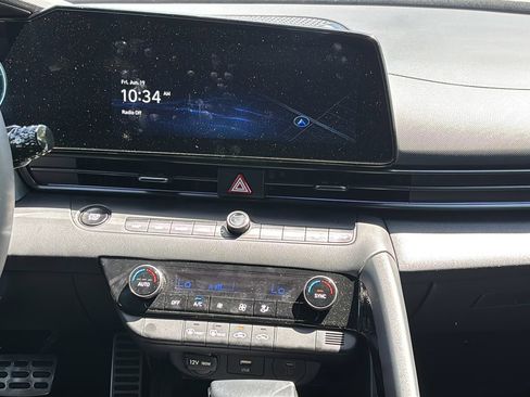 Certified 2025 Hyundai Elantra SEL FWD image 23