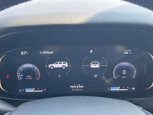 Used 2023 Jeep Wagoneer L Series III w/ Premium Group I AWD/4WD image 40