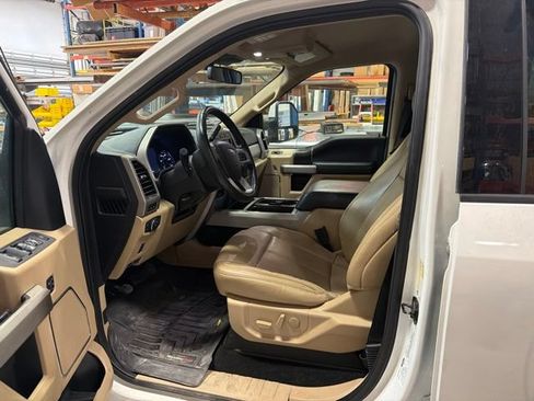 Used 2020 Ford F250 Lariat w/ Lariat Value Package AWD/4WD image 4