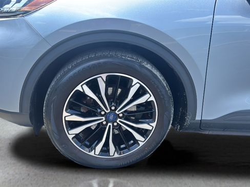Used 2022 Ford Escape SE w/ SE Sport Appearance Package FWD image 19