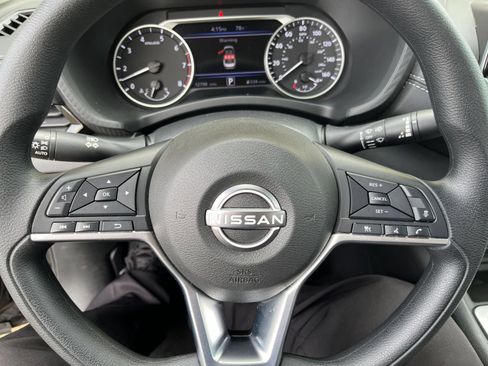 Used 2025 Nissan Sentra SV FWD image 25