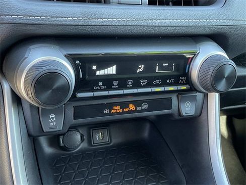 Used 2024 Toyota RAV4 LE image 13