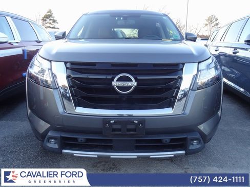 Used 2022 Nissan Pathfinder Platinum w/ Cargo Package image 2