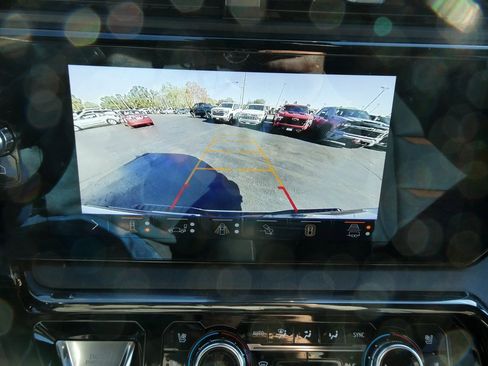 Used 2024 GMC Sierra 2500 AT4 w/ Technology Package image 30