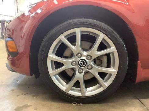 Used 2014 MAZDA MX-5 Miata Grand Touring w/ Premium Package RWD image 18