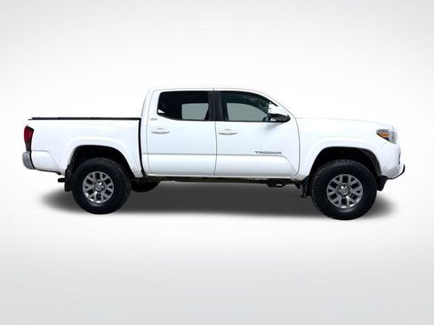 Used 2019 Toyota Tacoma SR5 image 2