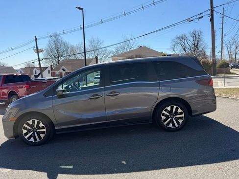 Used 2025 Honda Odyssey EX-L image 4