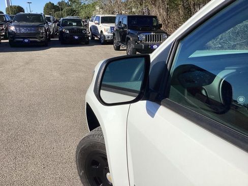 Used 2022 Chevrolet Colorado W/T w/ WT Convenience Package image 18