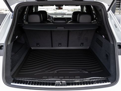 Used 2026 Porsche Cayenne image 29