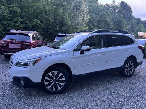 Used 2016 Subaru Outback 2.5i Limited AWD/4WD image 2