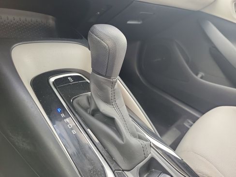 Used 2022 Toyota Corolla LE image 28