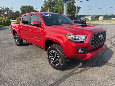 Used 2023 Toyota Tacoma TRD Sport AWD/4WD image 5