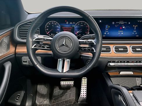Used 2025 Mercedes-Benz GLS 450 4MATIC image 6