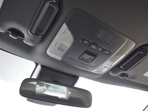 Used 2021 Toyota Corolla SE FWD image 17