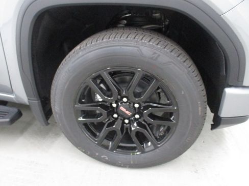 New 2026 GMC Sierra 1500 Elevation w/ Elevation Premium Package AWD/4WD image 4