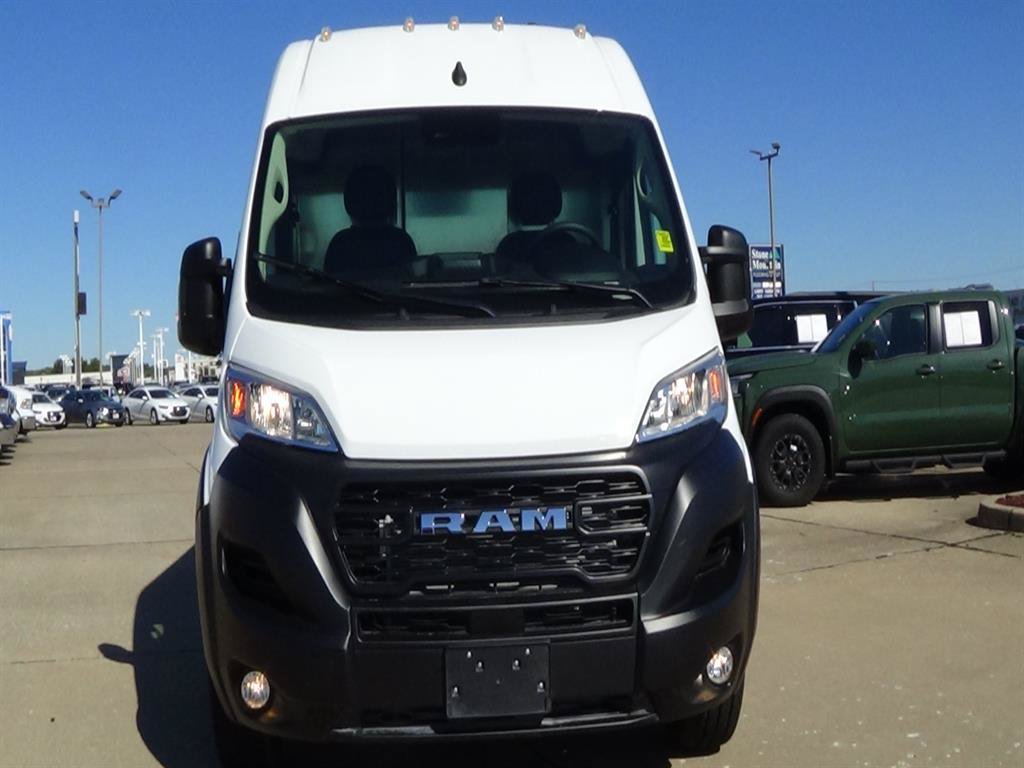 Used 2025 RAM ProMaster 2500 w/ Convenience Group FWD image 3