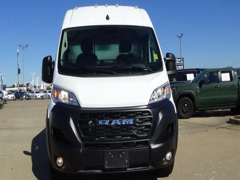 Used 2025 RAM ProMaster 2500 w/ Convenience Group FWD image 3