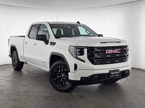 Used 2025 GMC Sierra 1500 Elevation w/ Preferred Package AWD/4WD image 2