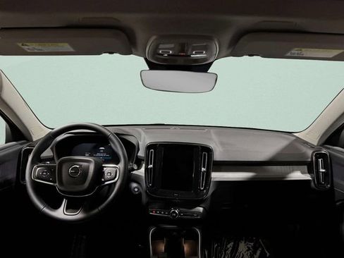 Used 2025 Volvo XC40 B5 Core AWD/4WD image 13