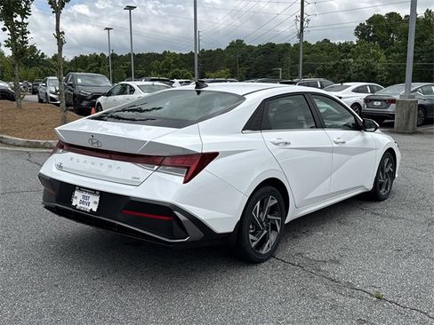New 2025 Hyundai Elantra Limited image 7