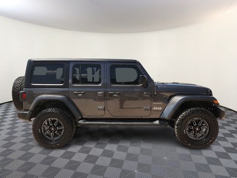 Used 2023 Jeep Wrangler Unlimited Sahara AWD/4WD image 5