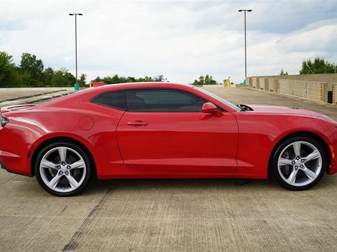 Used 2016 Chevrolet Camaro SS RWD image 9