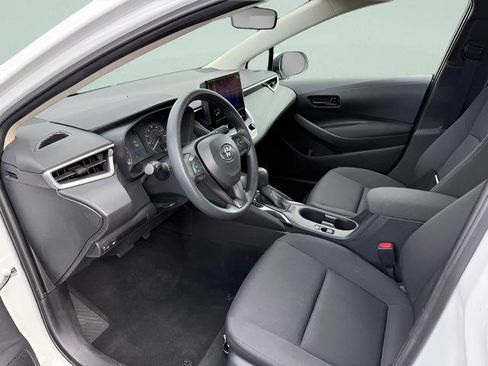 Used 2024 Toyota Corolla LE FWD image 4