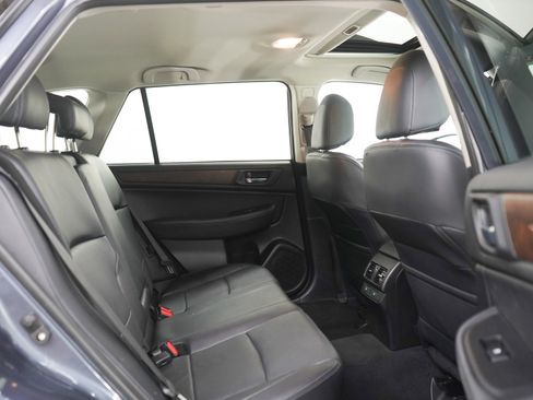 Used 2017 Subaru Outback 3.6R Limited AWD/4WD image 12