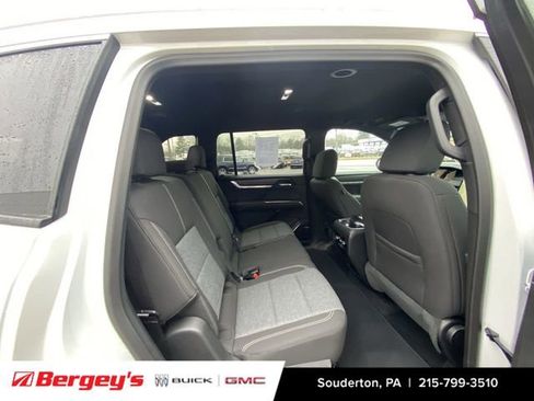 Certified 2025 GMC Acadia Elevation image 30