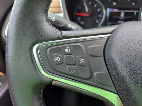 Used 2018 Chevrolet Equinox Premier image 34
