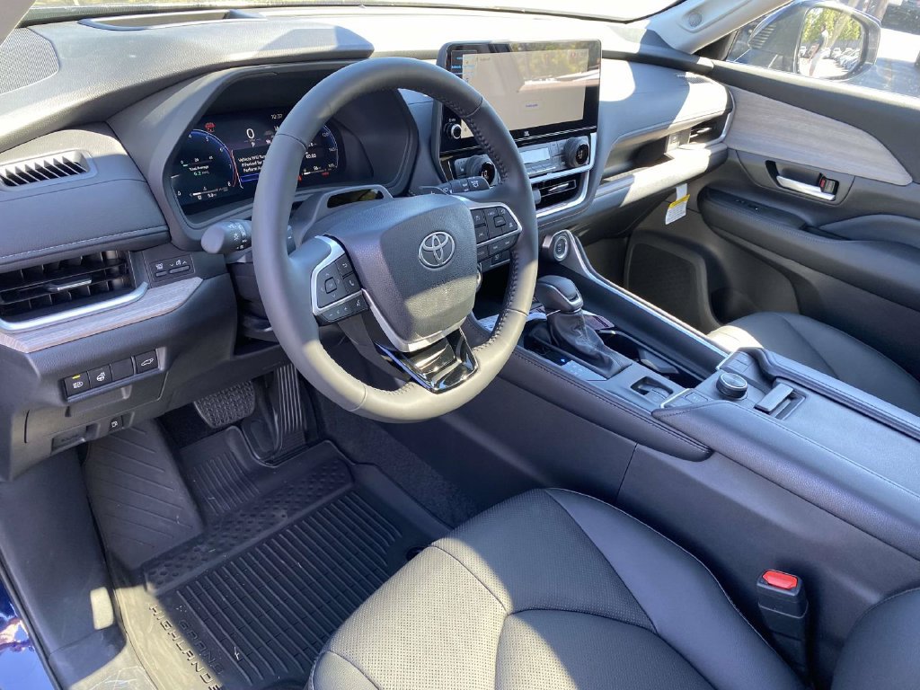 New 2026 Toyota Grand Highlander AWD image 16